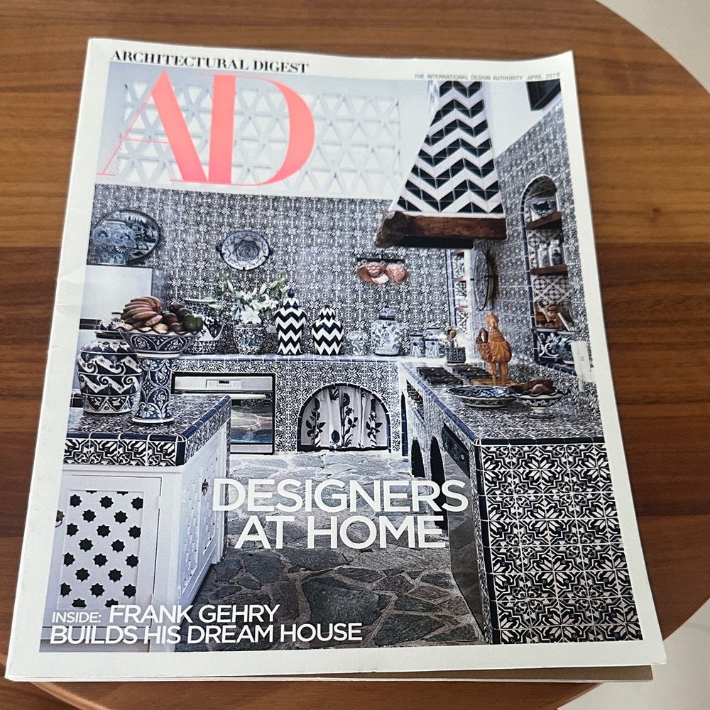Magazine - April 2019 Designers at Home (Blue & White)
